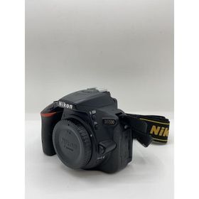 Nikon◆デジタル一眼カメラ D5500 ダブルズームキット [ブラック]