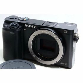 【中古】 ソニー SONY ミラーレス一眼カメラ α6000 ブラック ブラック ボディ 美品 Wi-Fiでストラップ付き 当店保証30日間 人気 ミラーレス一眼 ミラーレス デジタルカメラ 中古