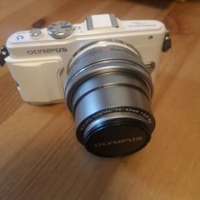 OLYMPUS PEN Lite E-PL6 ミラーレス ペンライト