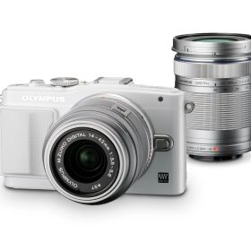 【中古】【非常に良い】OLYMPUS ミラーレス一眼 PEN Lite E-PL6 ダブルズームキット ホワイト E-PL6 DZKIT WHT