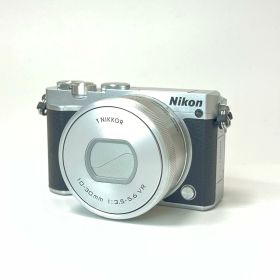 ★3日以内返品可★ 美品 Nikon Nikon ミラーレス一眼 Nikon 1 J5 標準パワーズームレンズキット デジタル ミラーレス 一眼カメラ デジタルカメラ シルバー【中古】