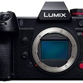 【中古】【39shop】パナソニックPanasonic★フルサイズ ミラーレス一眼カメラ ルミックス S1H ボディ 2420万画素 ブラック DC-S1H-K（非常に良い）