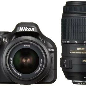 【中古】Nikon デジタル一眼レフカメラ D5200 ダブルズームキット AF-S DX NIKKOR 18-55mm f/3.5-5.6G VR/ AF-S DX NIKKOR 55-300mm f/4.5-5.6G ED VR ブラック D5200