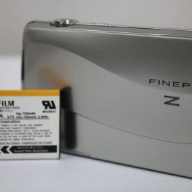 【訳あり品】 フジフィルム Fujifilm FINEPIX Z700EXR 5x バッテリー付き コンパクトデジタルカメラ T571