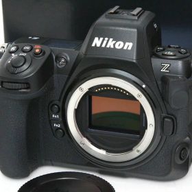 【中古】【美品】ニコン Z 8 ボディ CA01-R7594-4B6 Nikon Zマウント フルサイズ 5軸手ブレ補正 EVF 中古