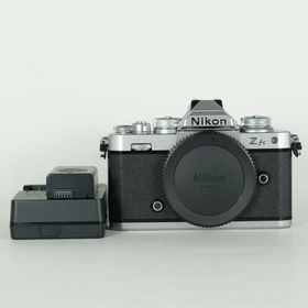 [美品 | シャッター数693回] Nikon Z fc [ボディ シルバー] | Nikon Zマウント ミラーレス一眼カメラ 中古
