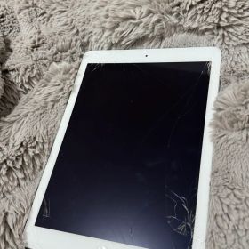 早い者勝ち！値下！Apple iPad Air 本体 MD788J/B 第1世代