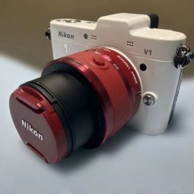 Nikon 1 V1 ホワイト＆NIKKOR 10-30mm レッド ジャンク