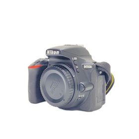 Nikon◆デジタル一眼カメラ D5500 ダブルズームキット [ブラック]