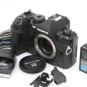 【中古】【並品】オリンパス OM SYSTEM OM-1 ボディ CA01-D1068-3U1B OLYMPUS マイクロフォーサーズ 5軸手ブレ補正 EVF 中古