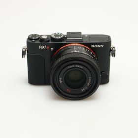 【中古】(ソニー) SONY DSC-RX1R Overseas model