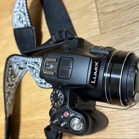 Panasonic LUMIX DMC-FZ200 本体