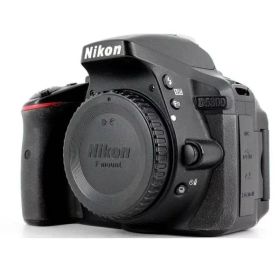 【中古】 ニコン Nikon デジタル一眼レフカメラ D5300 ボディー ブラック 2416万画素 3.2型液晶 D5300BK 当店保証30日間 人気 一眼レフ デジタル一眼 中古 カメラ