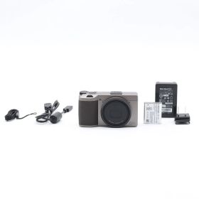 【ショット数15】RICOH GR III Diary Edition メタリックウォームグレー｜APS-Cセンサー搭載 コンパクトデジタルカメラ｜高速AF・手ブレ補正・スナップ最強モデル リコー【中古】