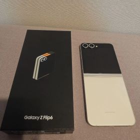 【最終値下】Galaxy Z flip6 256GB ホワイト SIMフリー