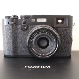 富士フイルム X100F ブラック 6400ショット 元箱付き