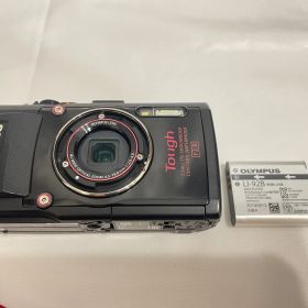 美品 OLYMPUS オリンパス Tough TG-4 防水 コンパクトデジタルカメラ ブラック バッテリー付き_605