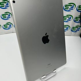 【中古】 iPad Air 第3世代 Wi-Fiモデル 64GB シルバー MUUK2J/A 外観ランクC 訳あり ホワイトスポット、ヤケ